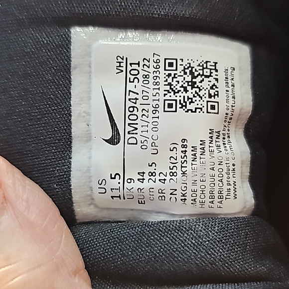 Women's Nike Renew in Season smoke metalic sneakers. Size 11.5. Athletic‎ - Picture 6 of 9